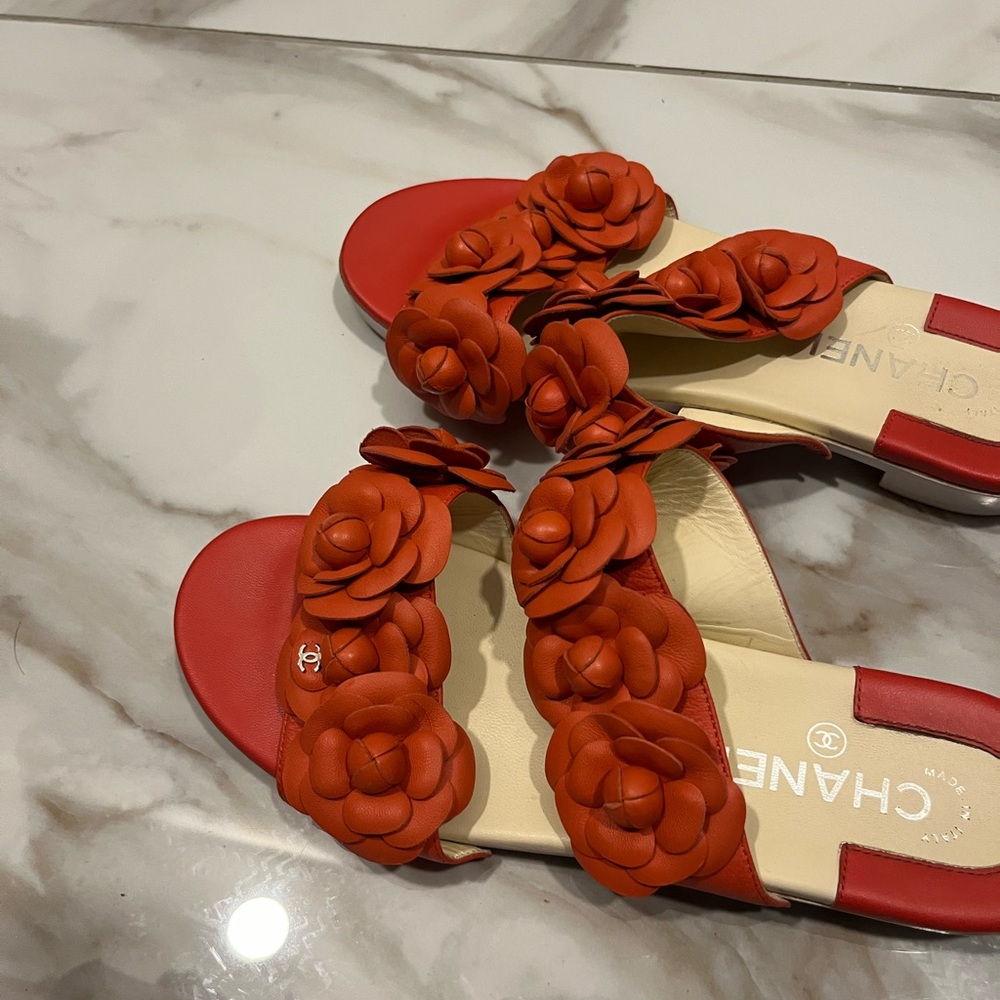 CHANEL FLORAL RED SLIDES